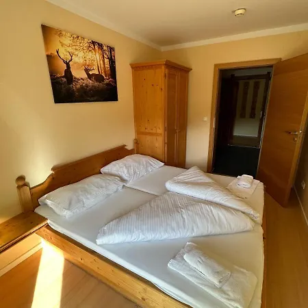 Alpenlodge, 12 *